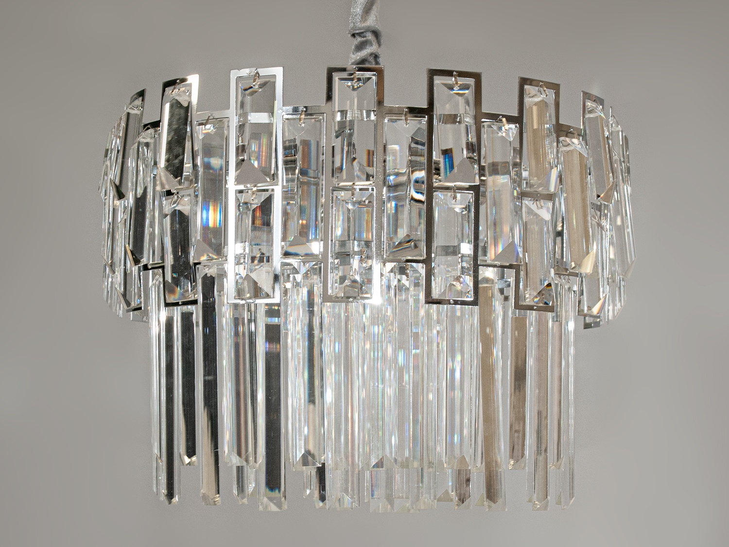 Сучасна кришталева люстра