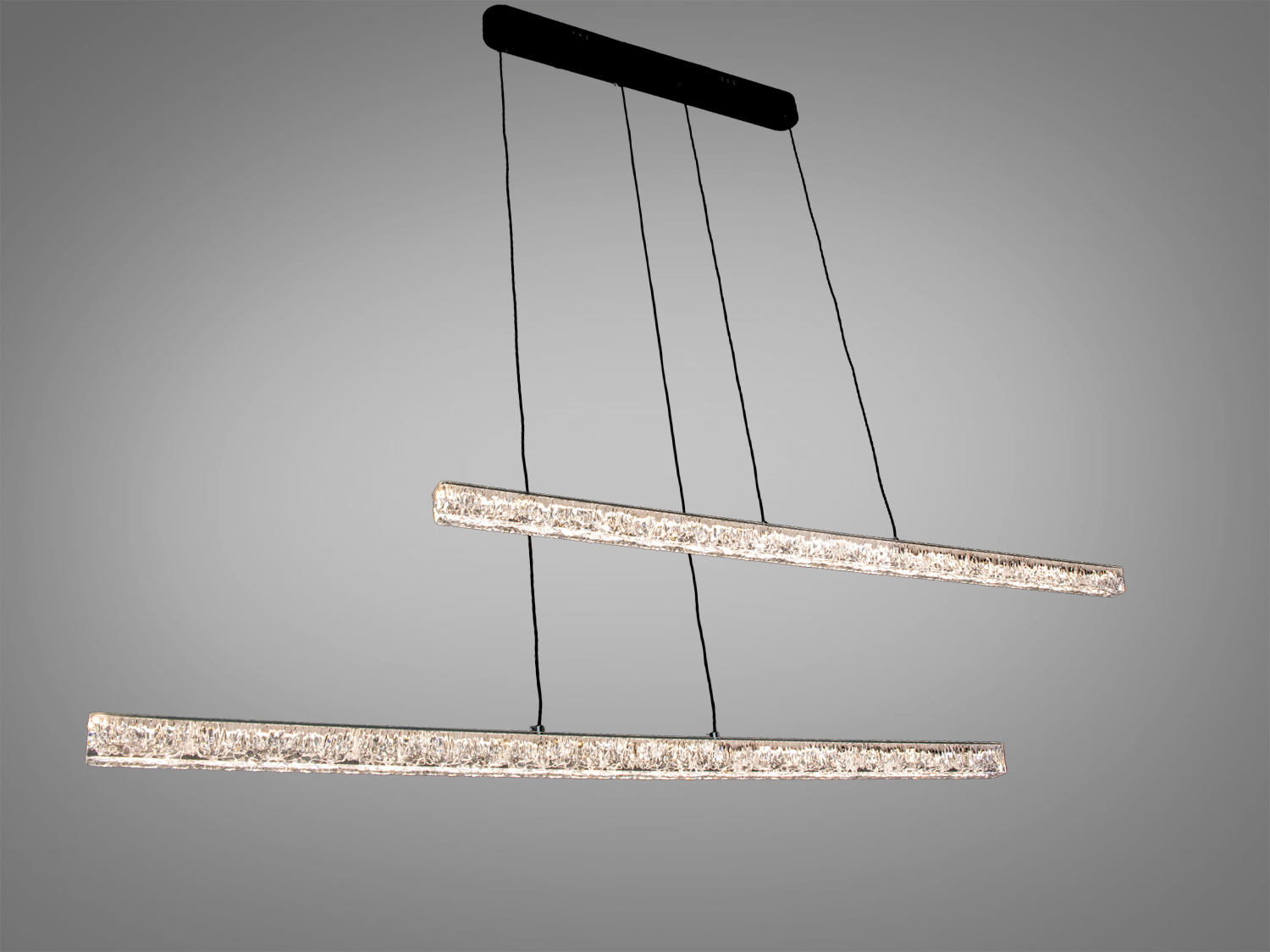 Підвісний світильник з двома лінійними лампами, прозорий матеріал, чорна монтажна пластина, регульована висота, підходить для офісу.