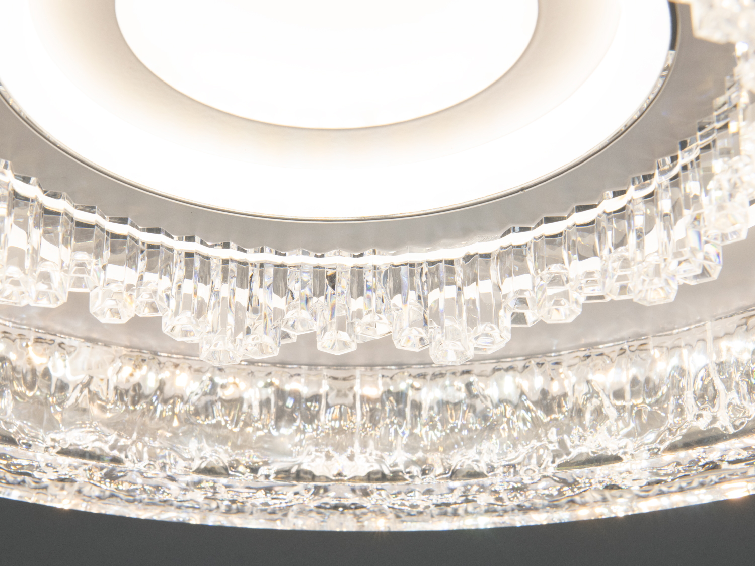 Стельова LED люстра біла 86Вт CCT до 15 м²