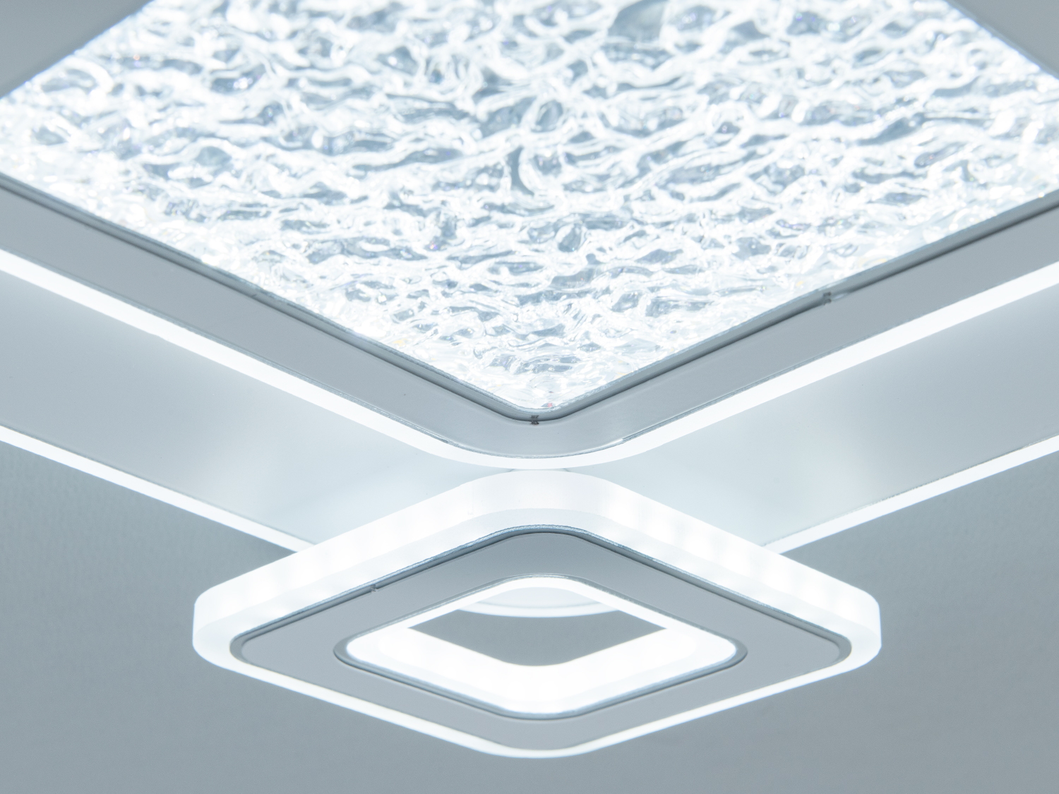 Стельова LED люстра біла 58Вт CCT 3 режими