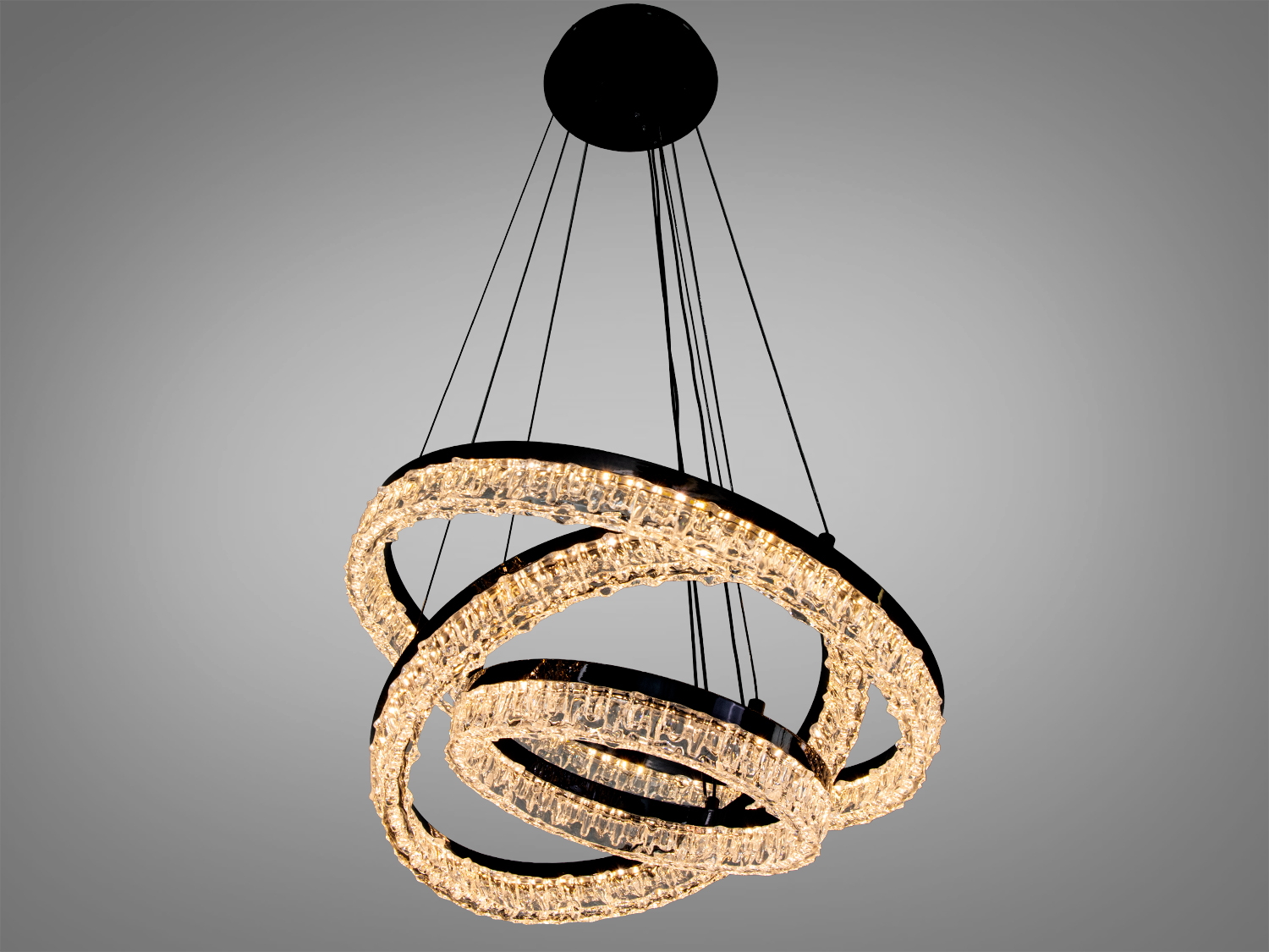 Підвісна LED люстра з трьома кришталевими кільцями, 82 Вт. Чорний колір, м’яке світло та рівномірне освітлення площі до 14 м².