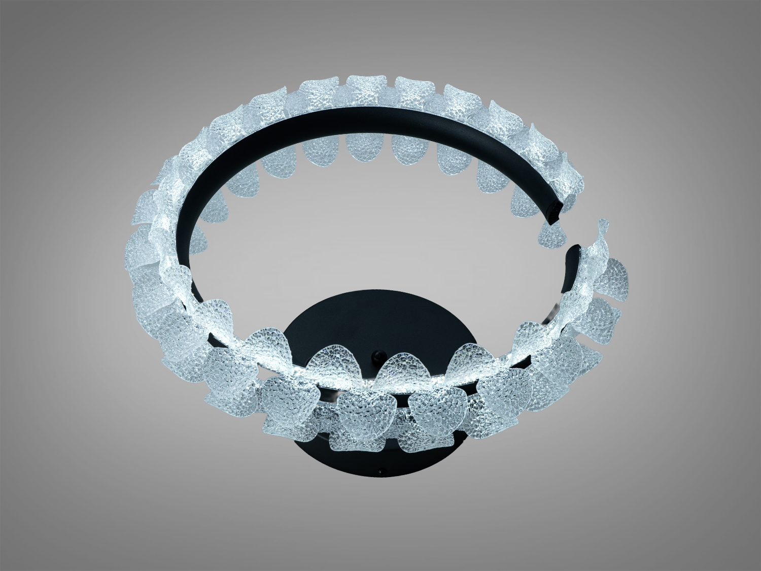 Підвісний світильник зі скрученим дизайном, виготовлений з прозорого акрилу, підходить для сучасних інтер′єрів.