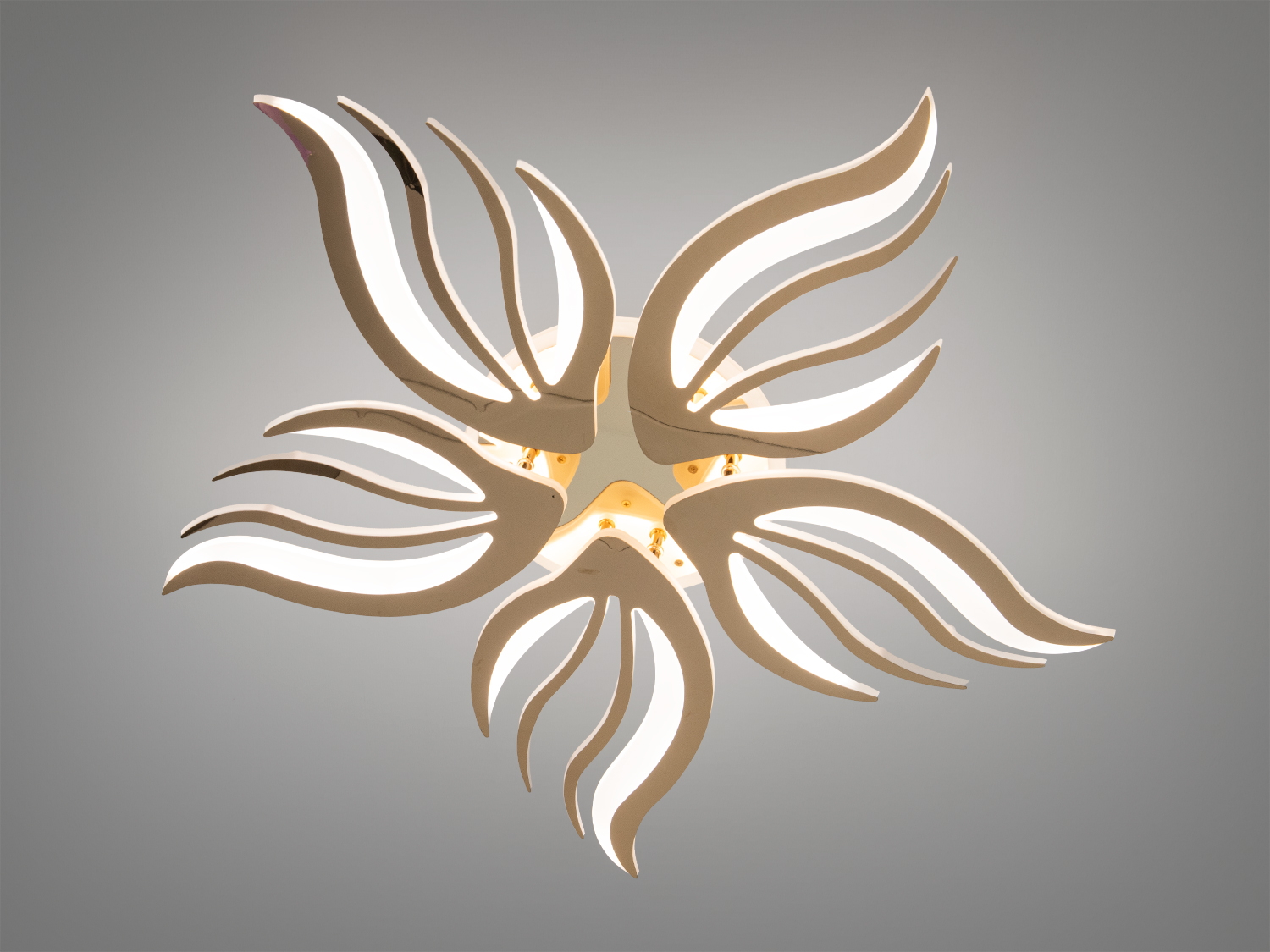 Світильник для стелі з хвилястим дизайном, металевий корпус, світлодіодна технологія, ідеальний для вітальні.