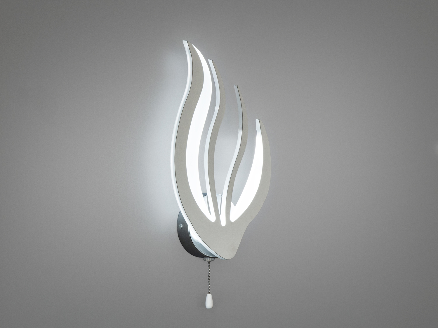 Настінне LED бра Diasha 16W у хромі з ланцюжковим вимикачем та 3 режимами 3200/4100/6000K. Металевий корпус і акриловий розсіювач для м’якого світла.