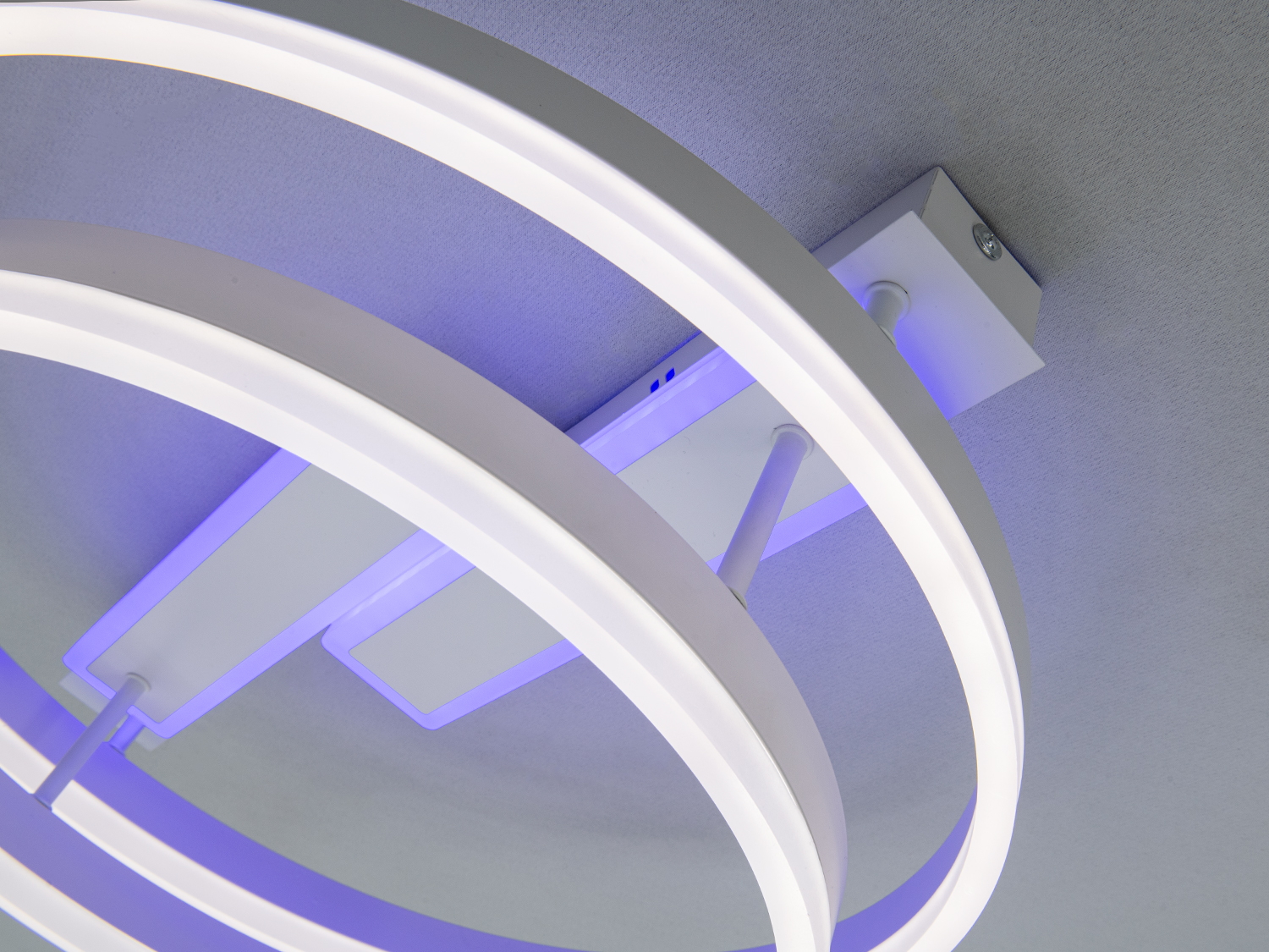 Люстра стельова Diasha біла кільця 80W пульт димер