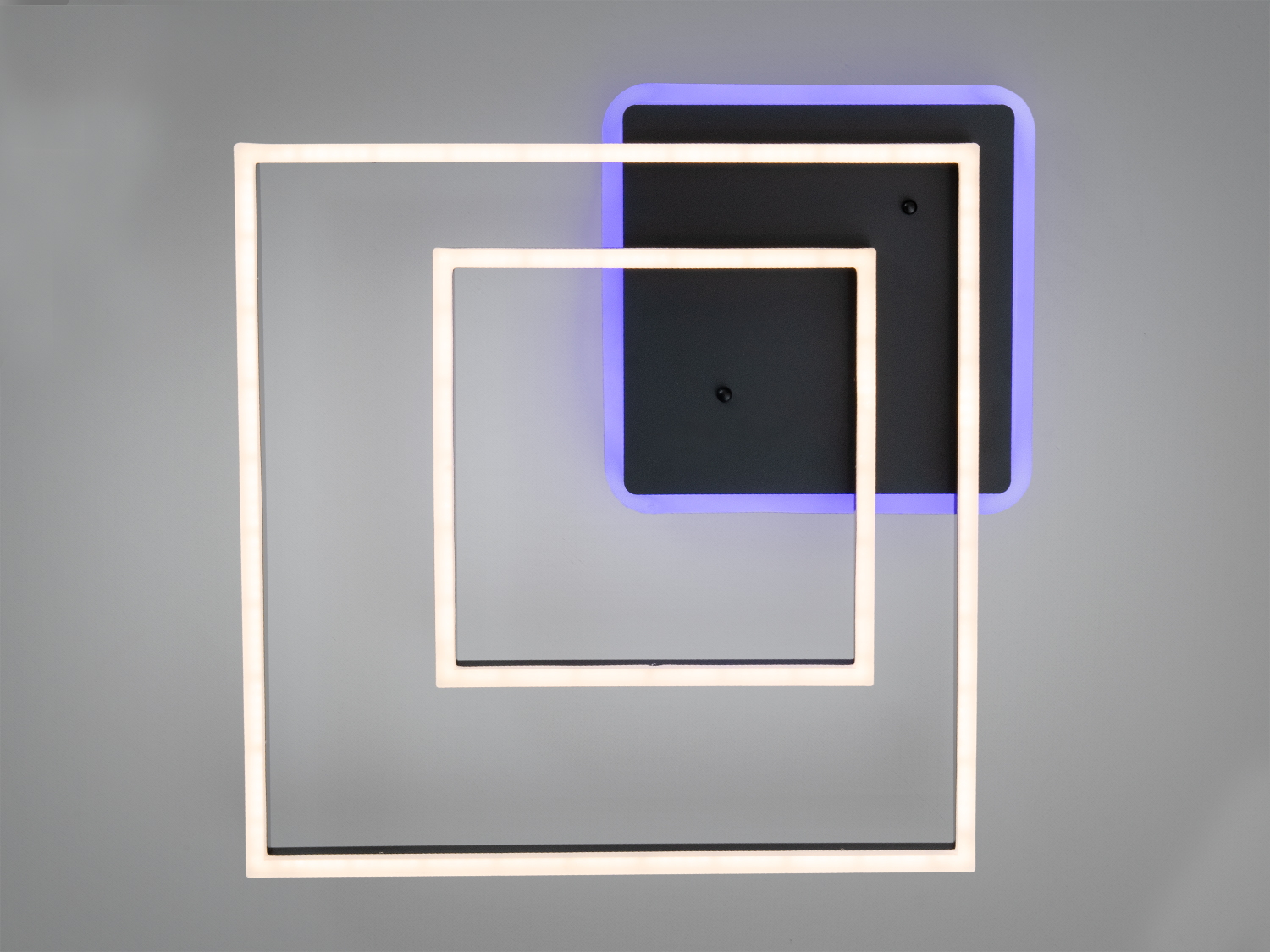 Світильник з квадратними LED-елементами, чорний корпус із синьою підсвіткою, підходить для житлових кімнат.