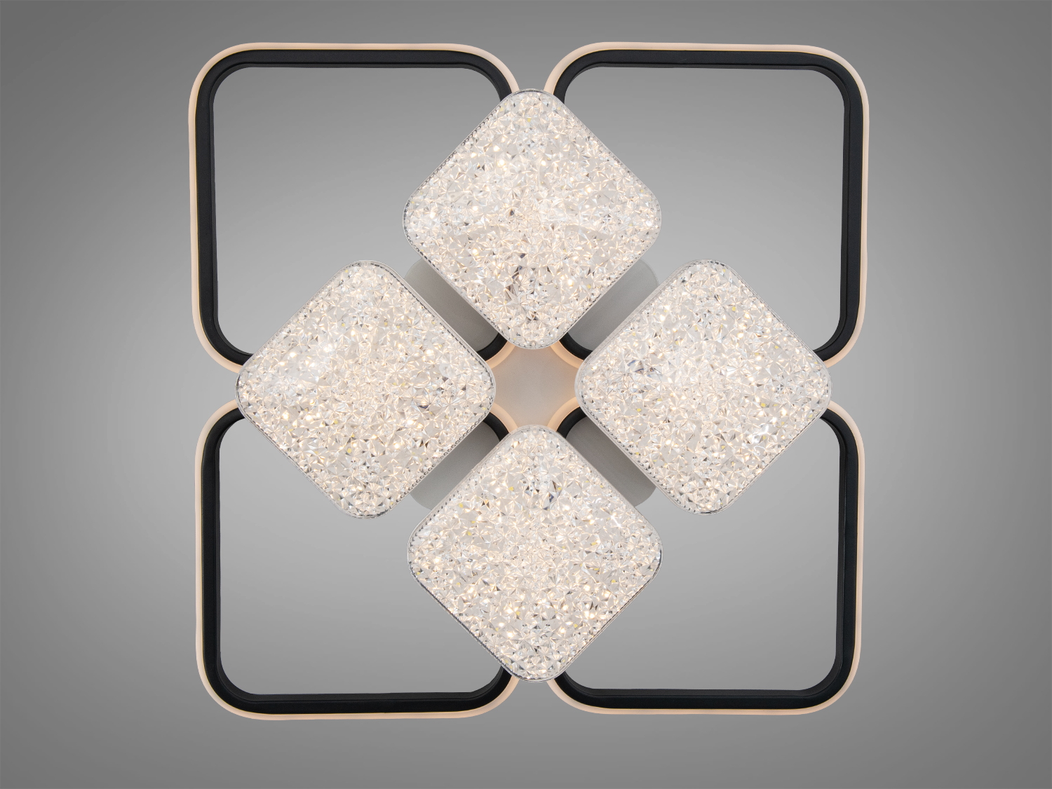 П′ятиелементний стельовий світильник з LED-панелями, що створюють м′яке розсіяне світло, ідеальний для вітальні.