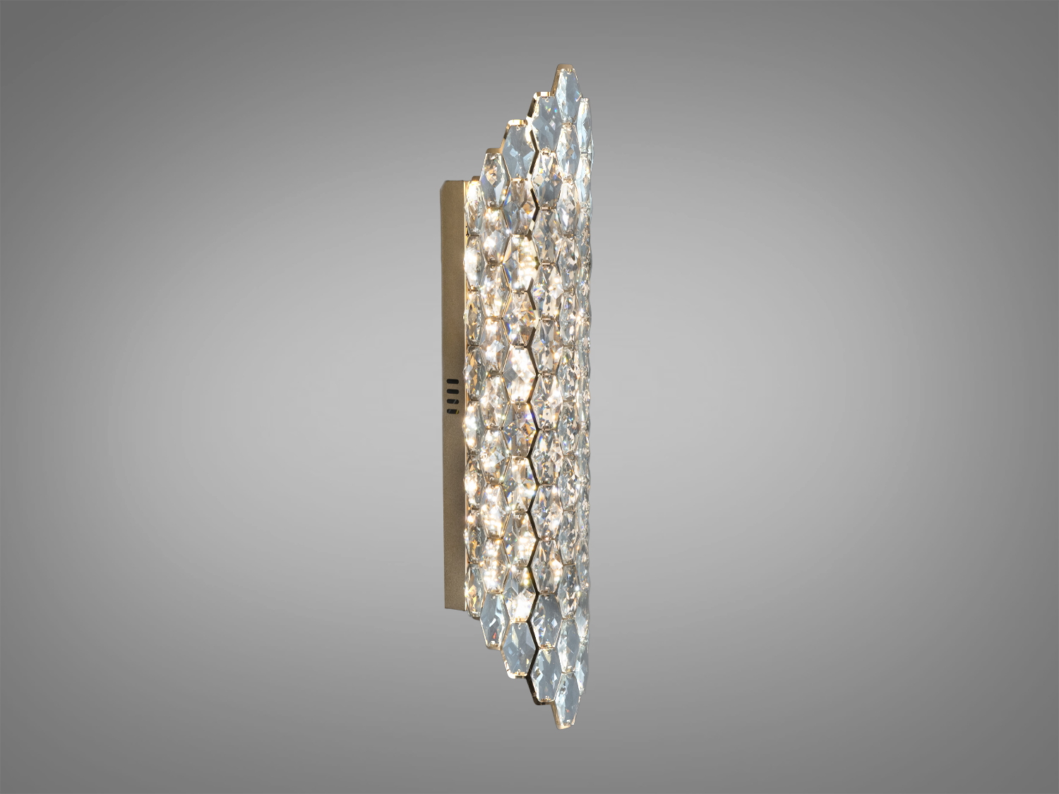 Кришталеве бра Diasha 9136B420 у хромі з каскадом прозорих кристалів. Настінний монтаж, лампи купуються окремо; доречне для вітальні, спальні, коридорів.