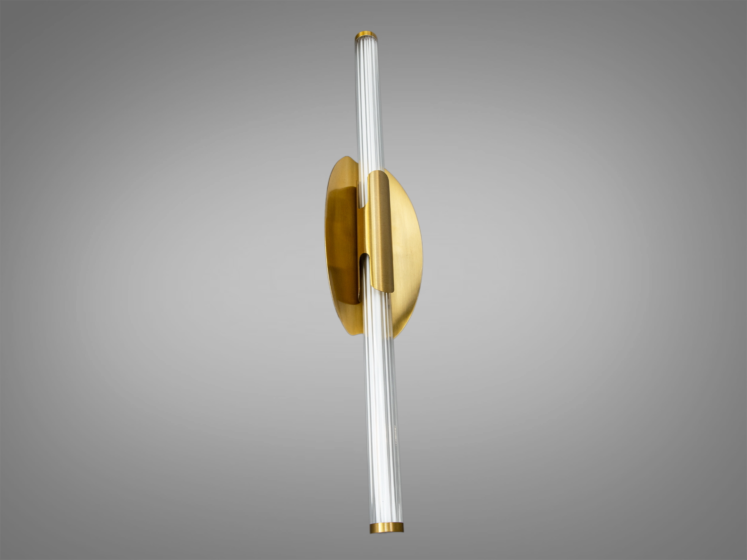 Бра з вертикальними прозорими трубками, що випромінюють світло, та металевою основою. Ідеально для освітлення коридорів.