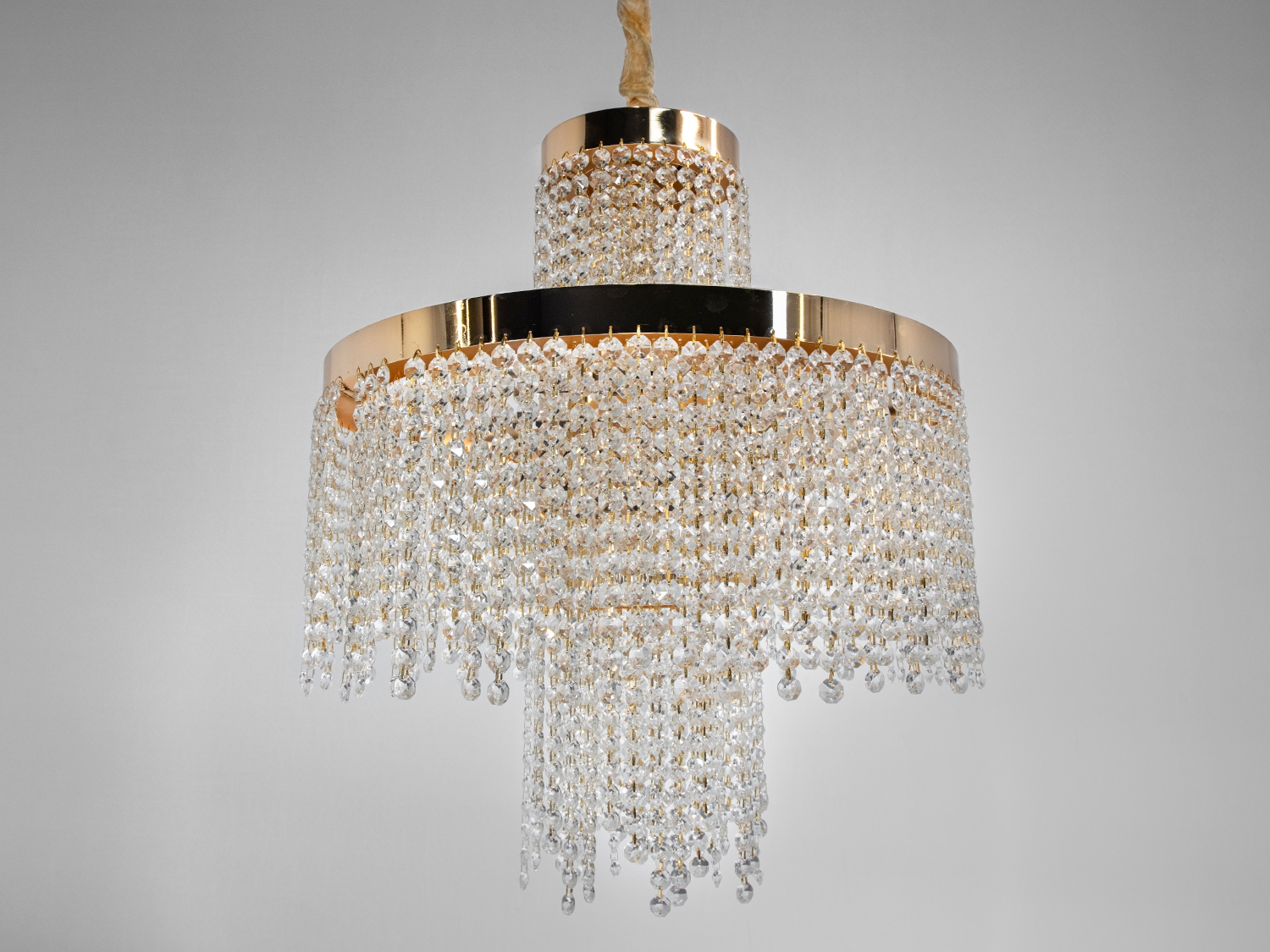 Кришталева люстра LED 376 золотиста з двома рівнями підвісок