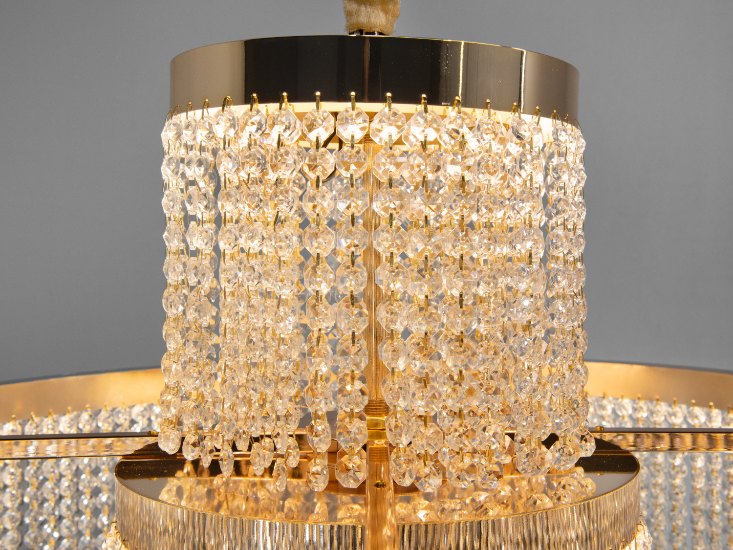 Люстра кришталева Diasha 376 золотиста LED 165Вт