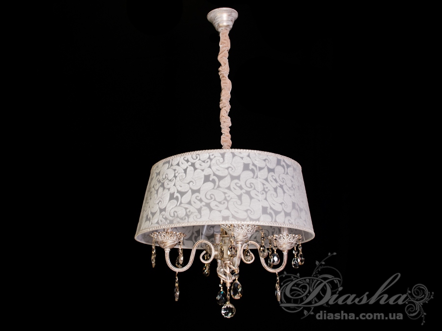 Люстра з класичними скляними абажурами