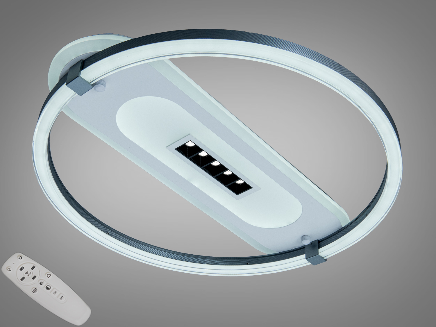 Кругла стельова лампа з дистанційним керуванням, що забезпечує рівномірне освітлення. Підходить для сучасних інтер′єрів.