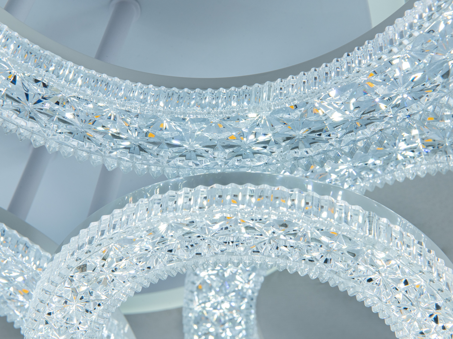 Стельова LED люстра кільця біла 120W пульт