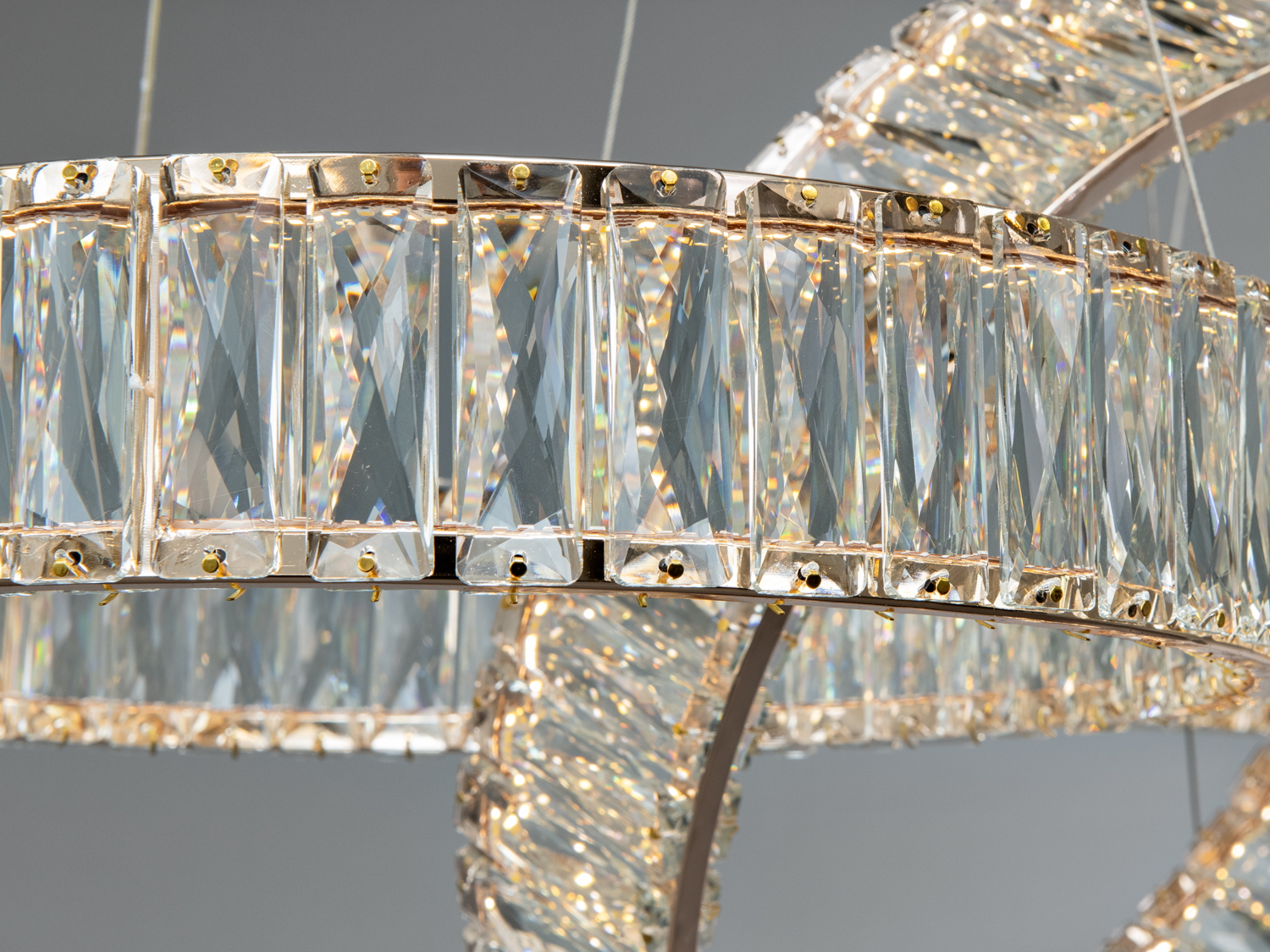 Підвісна люстра LED Diasha золото 5 кілець 195 Вт