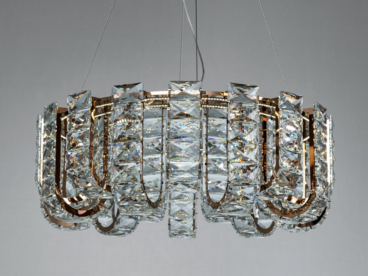 Підвісна люстра Diasha золото 70Вт пульт до12м²