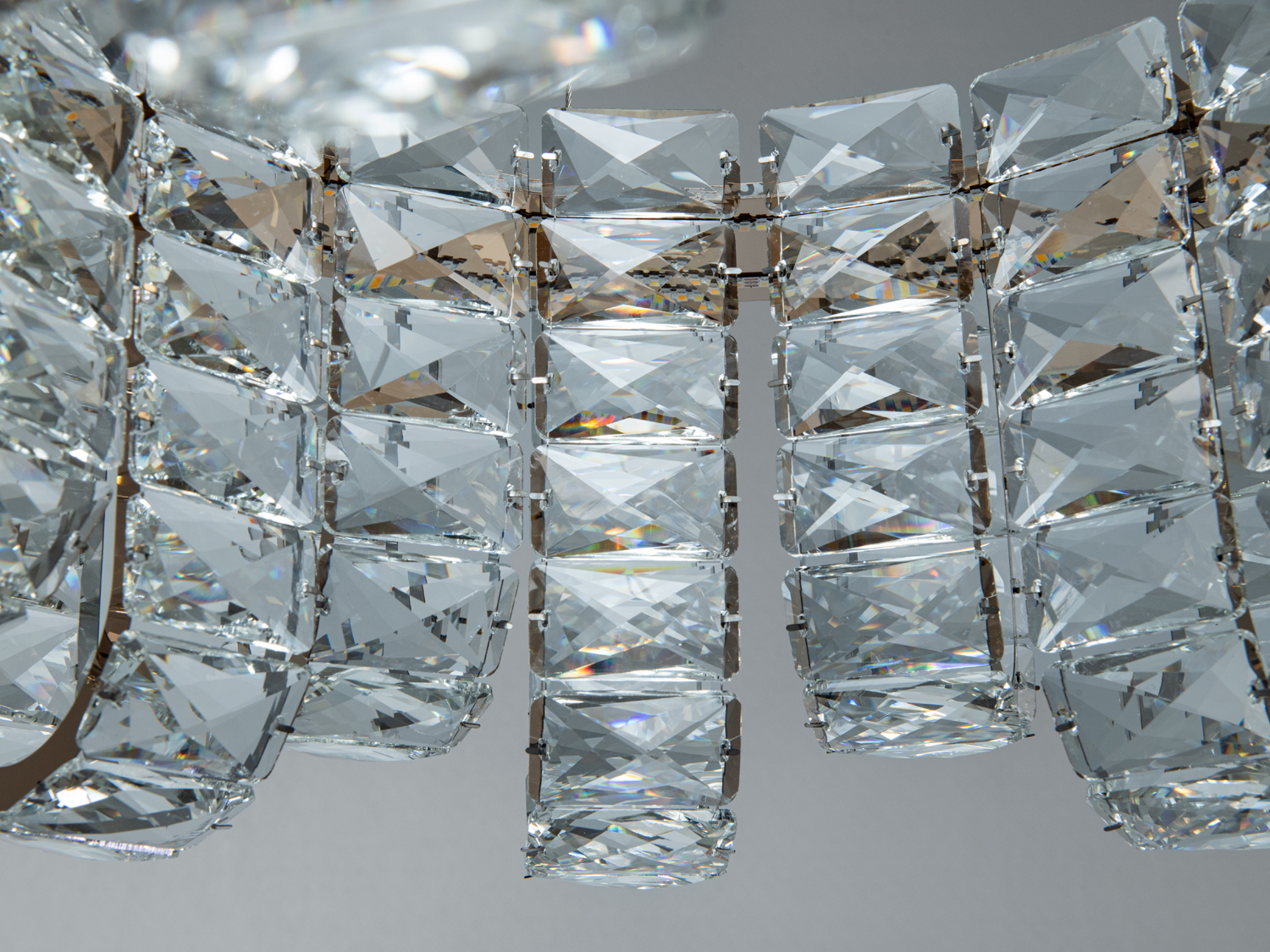 Підвісна люстра Diasha золото 70Вт пульт до12м²