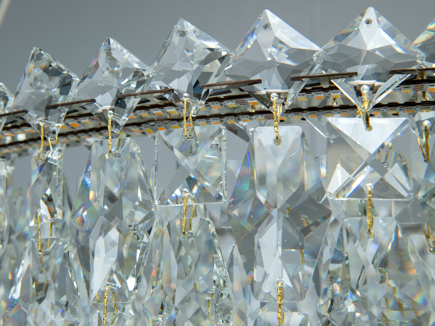 Світлодіодна люстра Diasha золото 83 Вт до 15 м²