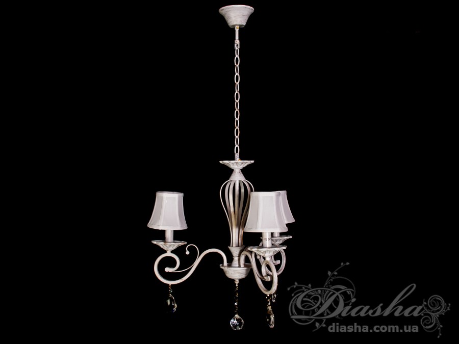 Люстра с белыми абажурами