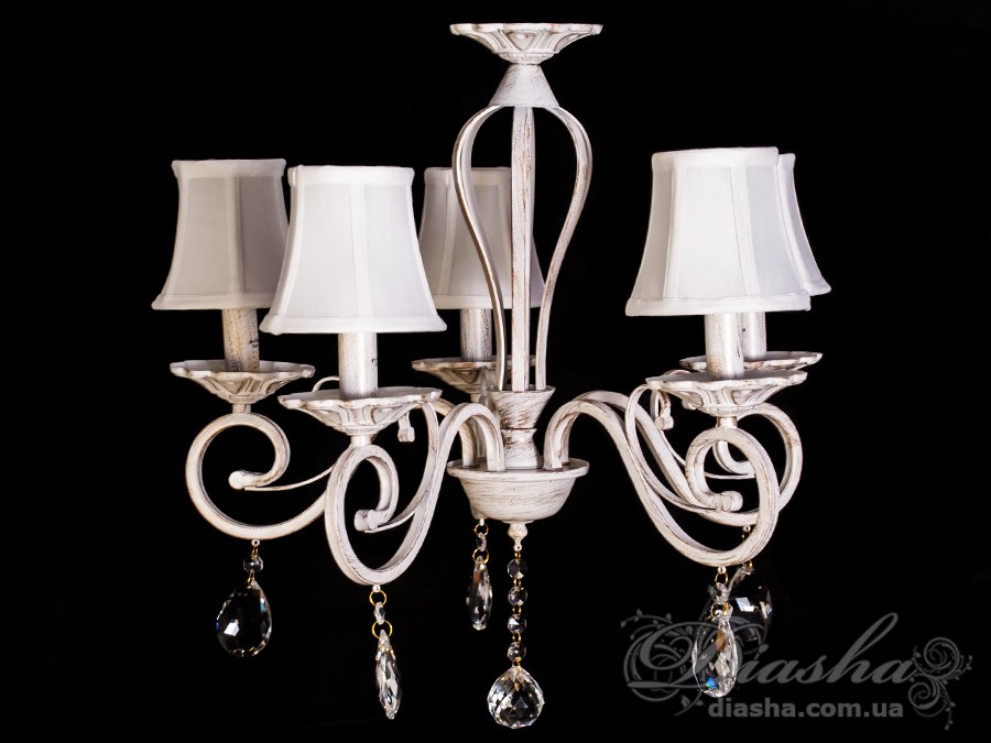 Люстра с белыми абажурами