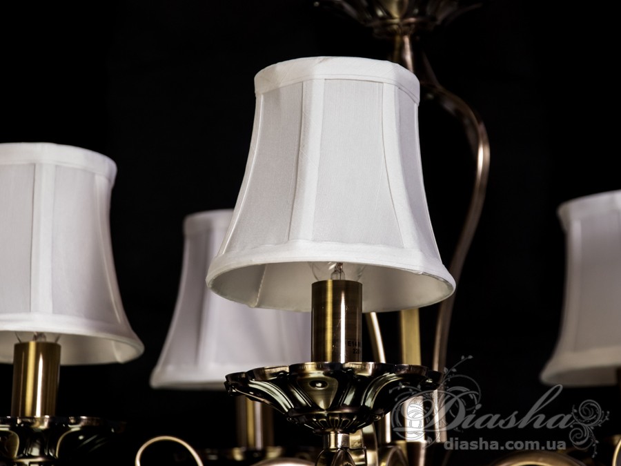 Люстра с белыми абажурами