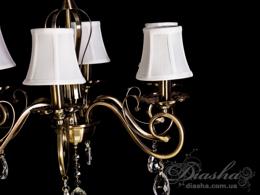 Люстра с белыми абажурами