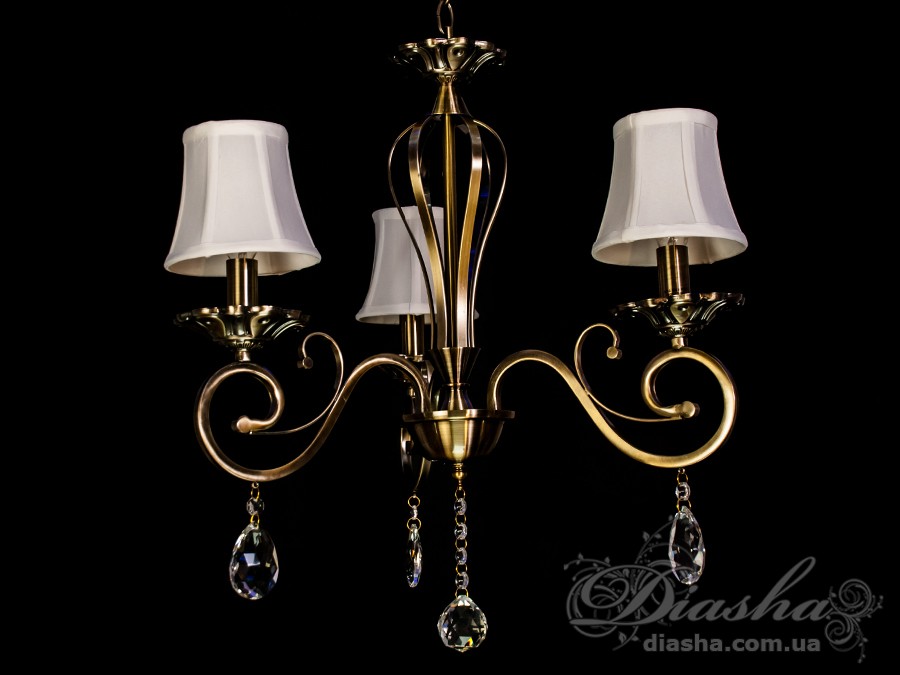 Изящные аккуратные абажуры равномерно рассеивают свет по всему помещению, создавая мягкое комфортное освещение и чувство домашнего уюта.
Классика всегда в моде и всегда красива. Новые классические люстры и бра с лёгкими ажурными переплетениями рожков. Традиционность, богатство, роскошь, верность и фундаментализм воплощенны в новом дизайне - вечной классике. Красивая люстра с легким, спокойным светом, передающим ни с чем не сравнимые ощущения уюта и теплоты домашнего очага. Светом, рассеяным обажурами одетыми на лампы люстры.