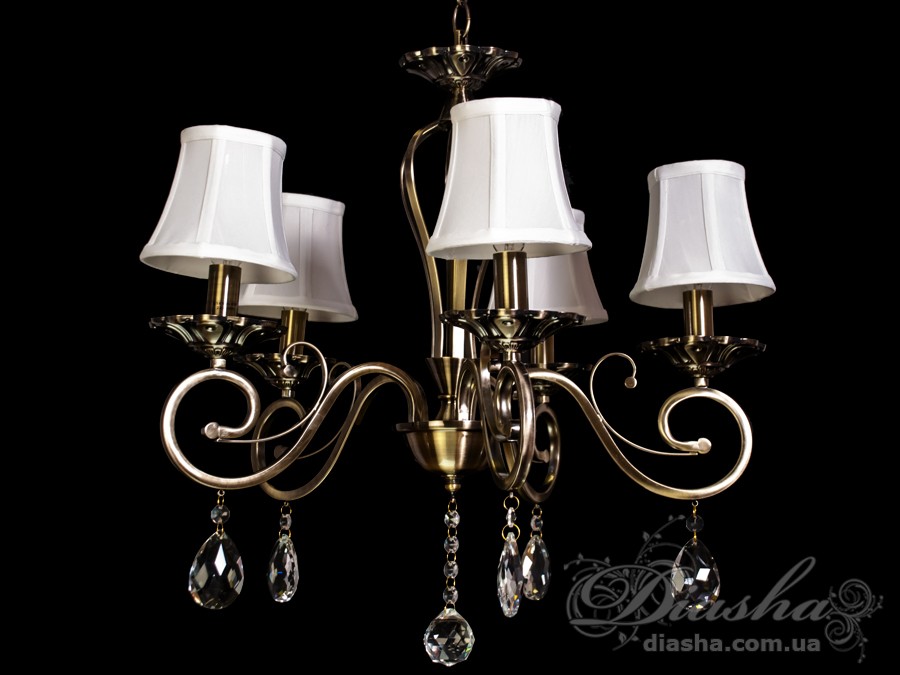Изящные аккуратные абажуры равномерно рассеивают свет по всему помещению, создавая мягкое комфортное освещение и чувство домашнего уюта.
Классика всегда в моде и всегда красива. Новые классические люстры и бра с лёгкими ажурными переплетениями рожков. Традиционность, богатство, роскошь, верность и фундаментализм воплощенны в новом дизайне - вечной классике. Красивая люстра с легким, спокойным светом, передающим ни с чем не сравнимые ощущения уюта и теплоты домашнего очага. Светом, рассеяным обажурами одетыми на лампы люстры.