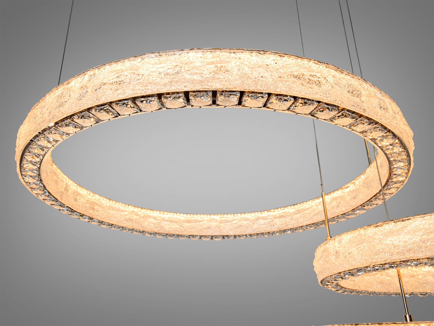 Підвісна LED люстра три кільця золото пульт 195Вт