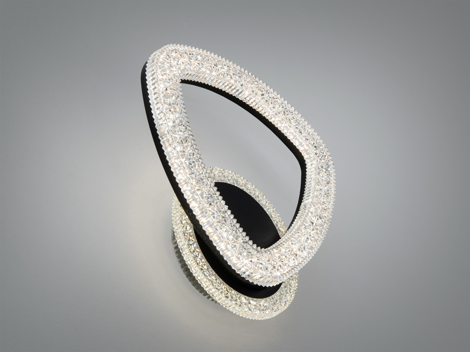 Настінне LED бра Diasha, 13 W, чорний корпус з керуванням від настінного вимикача. Підходить для спальні, вітальні та коридору як акцентне або фонове світло.