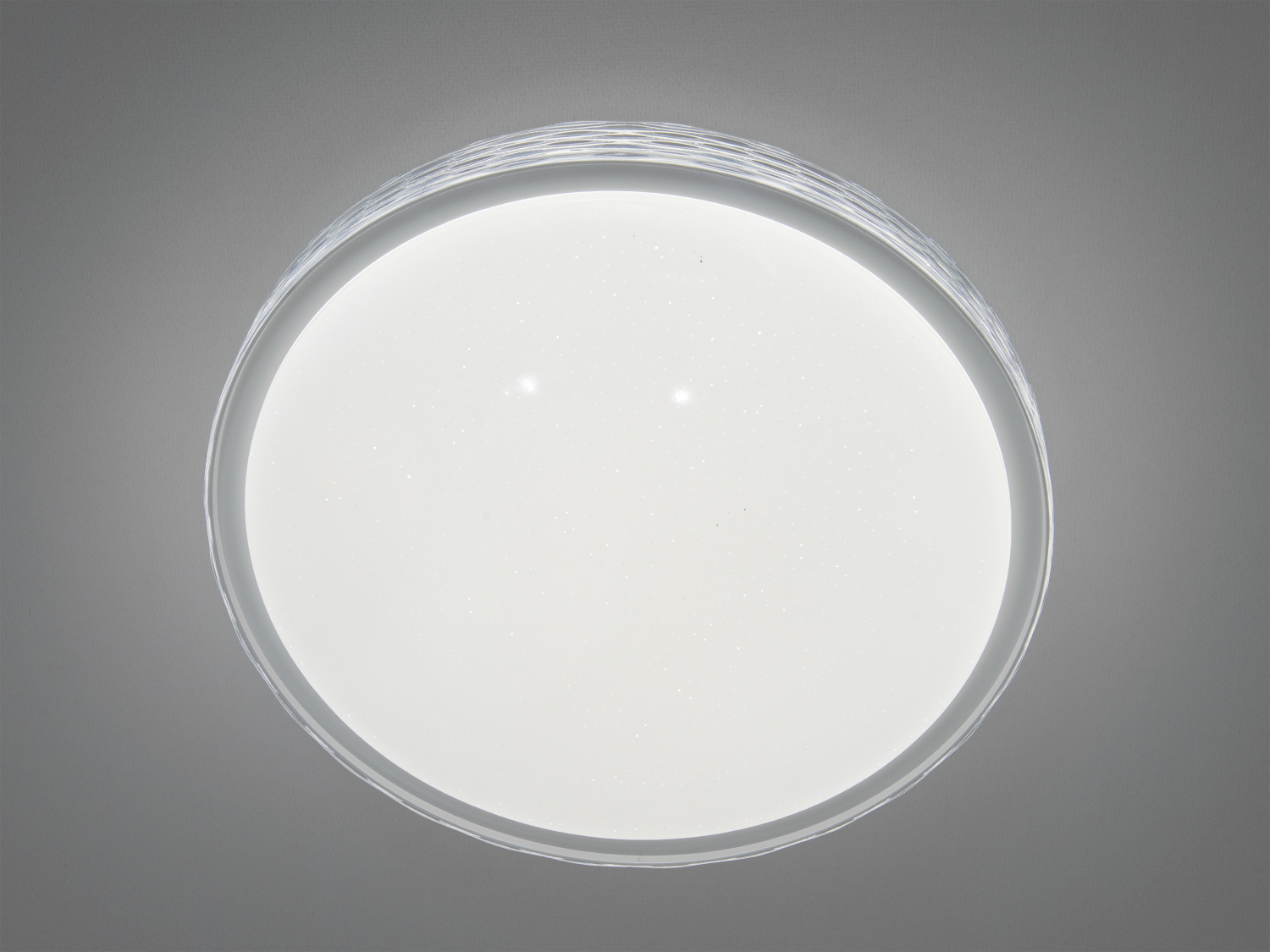 Кругла LED стельова люстра-панель білого кольору без пульта. М’яке рівномірне світло, накладний монтаж, рекомендовано для кімнат до 8 м².