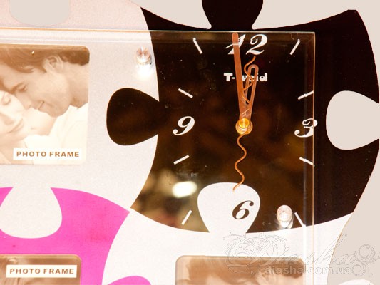 Настенные часы с рамками для 3 фотографий