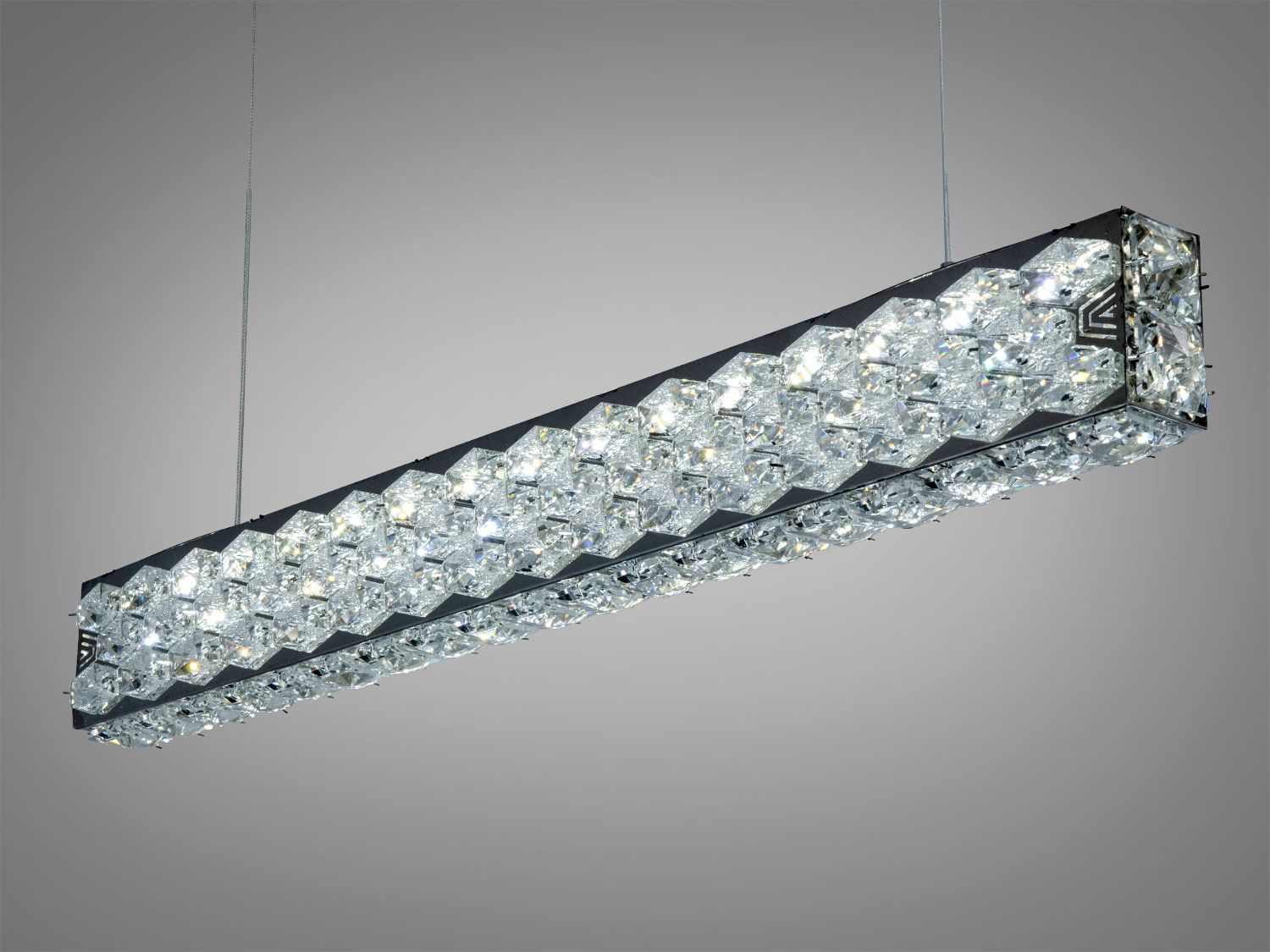 Підвісний світильник з кришталевими деталями, прямокутний дизайн, підвіска на двох тросах, ідеальний для вітальні.