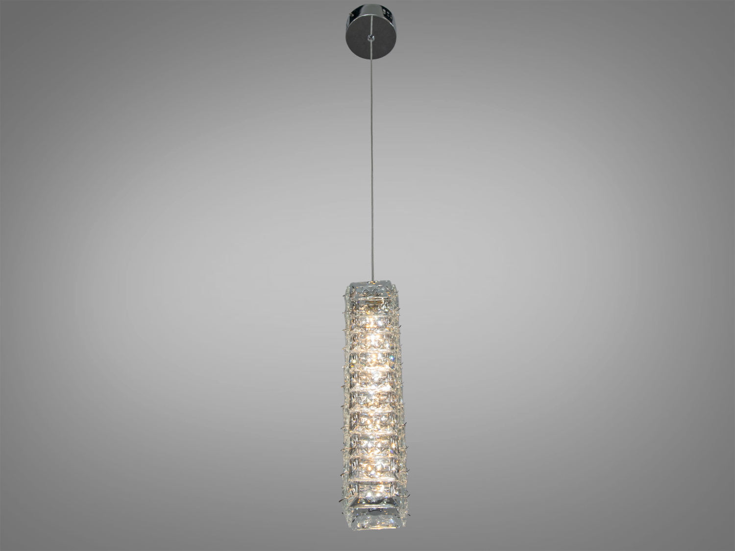 Підвісний світильник з металевою основою, квадратна форма. Підходить для кухні або бару, забезпечує яскраве освітлення.