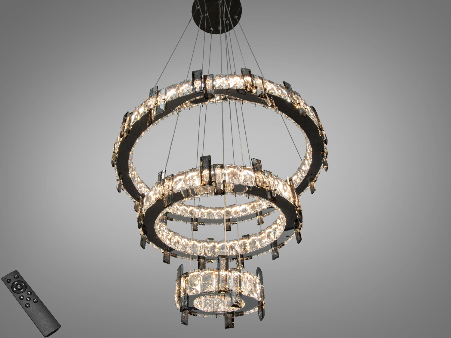 Підвісна кришталева LED-люстра Diasha у хромі, 70 Вт, 3 кільця, з пультом. Світло для площі до ~12 м², регульована висота, каскадний дизайн.