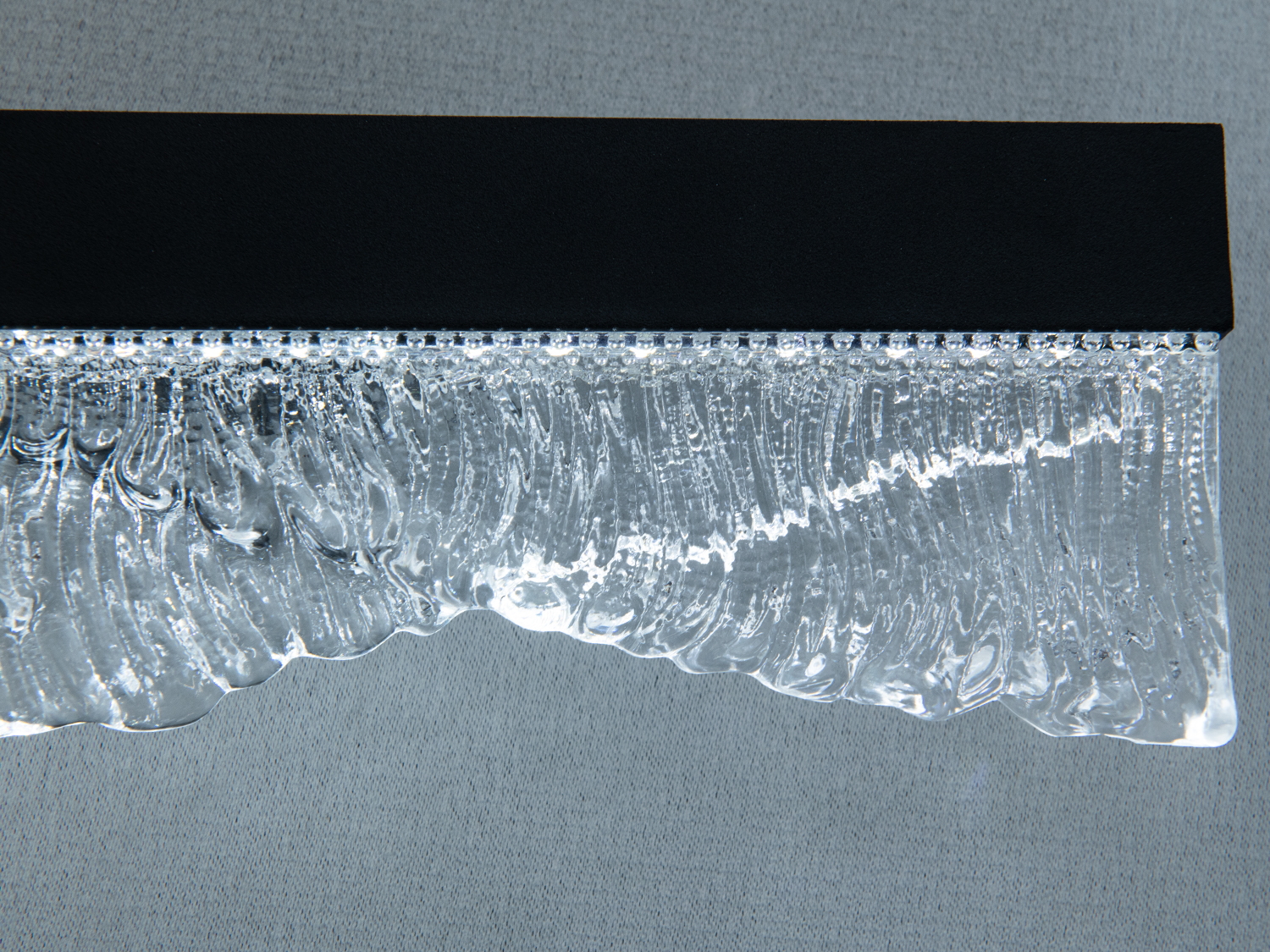 Настінний LED бра-планка чорна 11 Вт скло