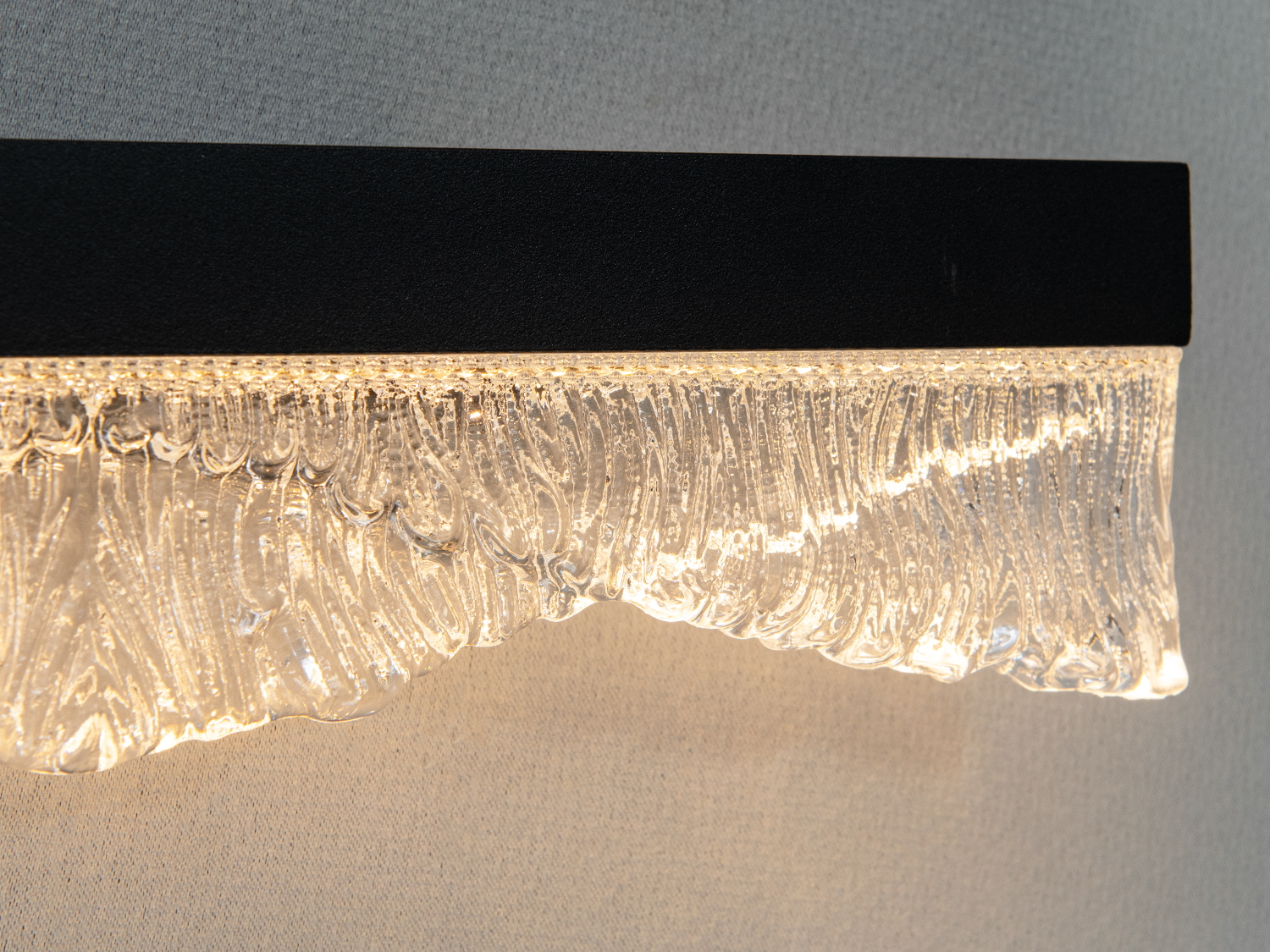 Настінне LED бра чорне 16 Вт акрил