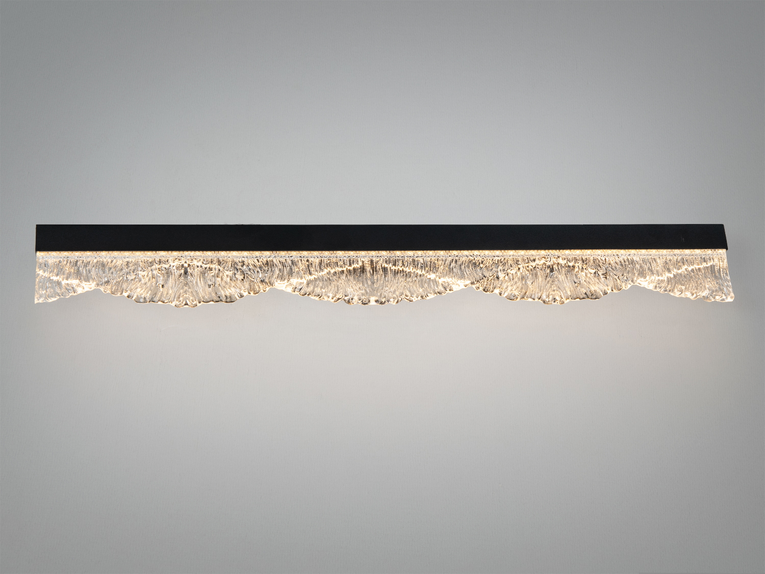 Настінне LED бра 16 Вт у чорному кольорі з акриловим розсіювачем і трьома режимами CCT 3200K/4100K/6500K. Керування від звичайного настінного вимикача.