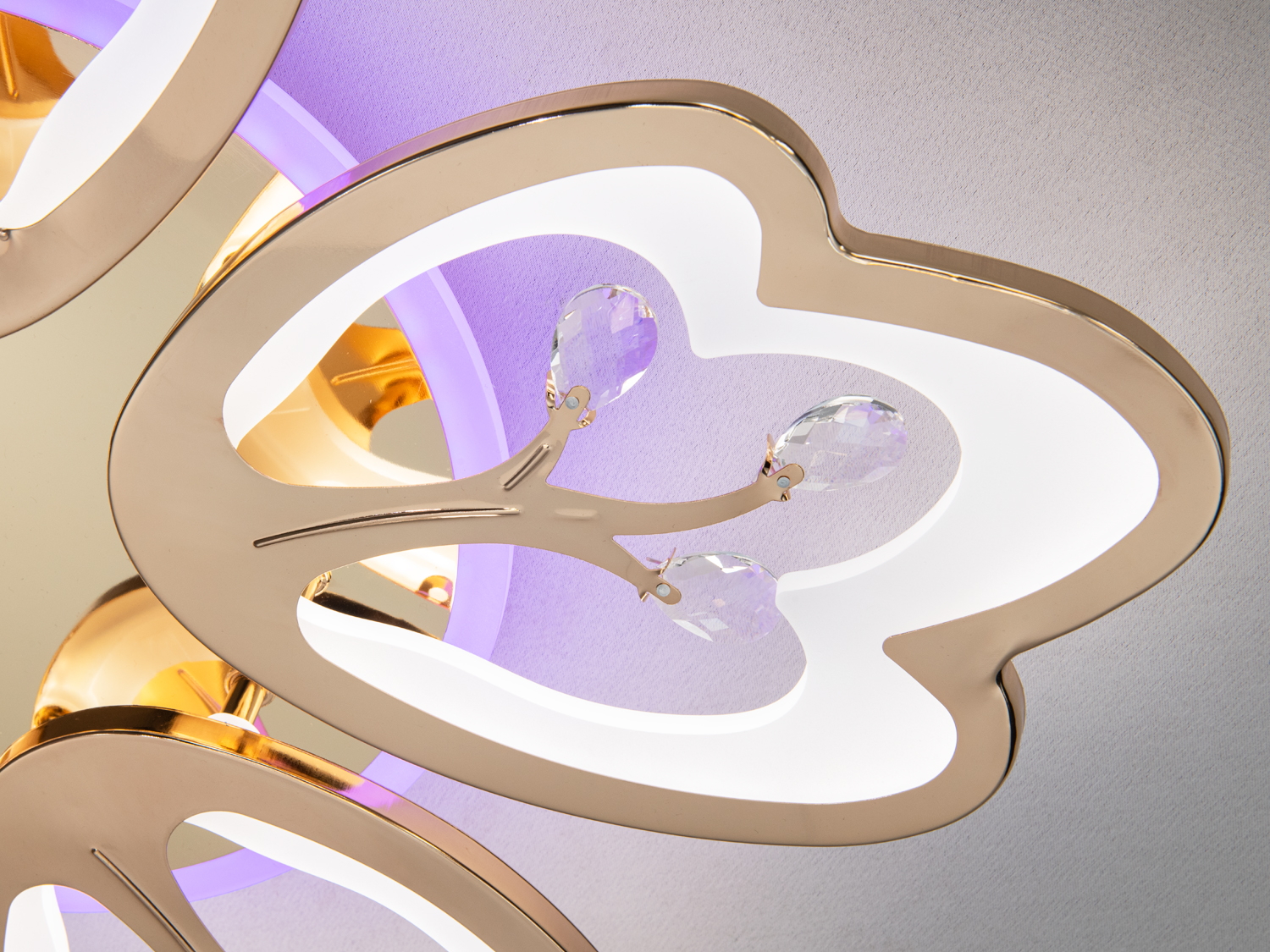 Стельова LED люстра Квітка золото 90 Вт пульт