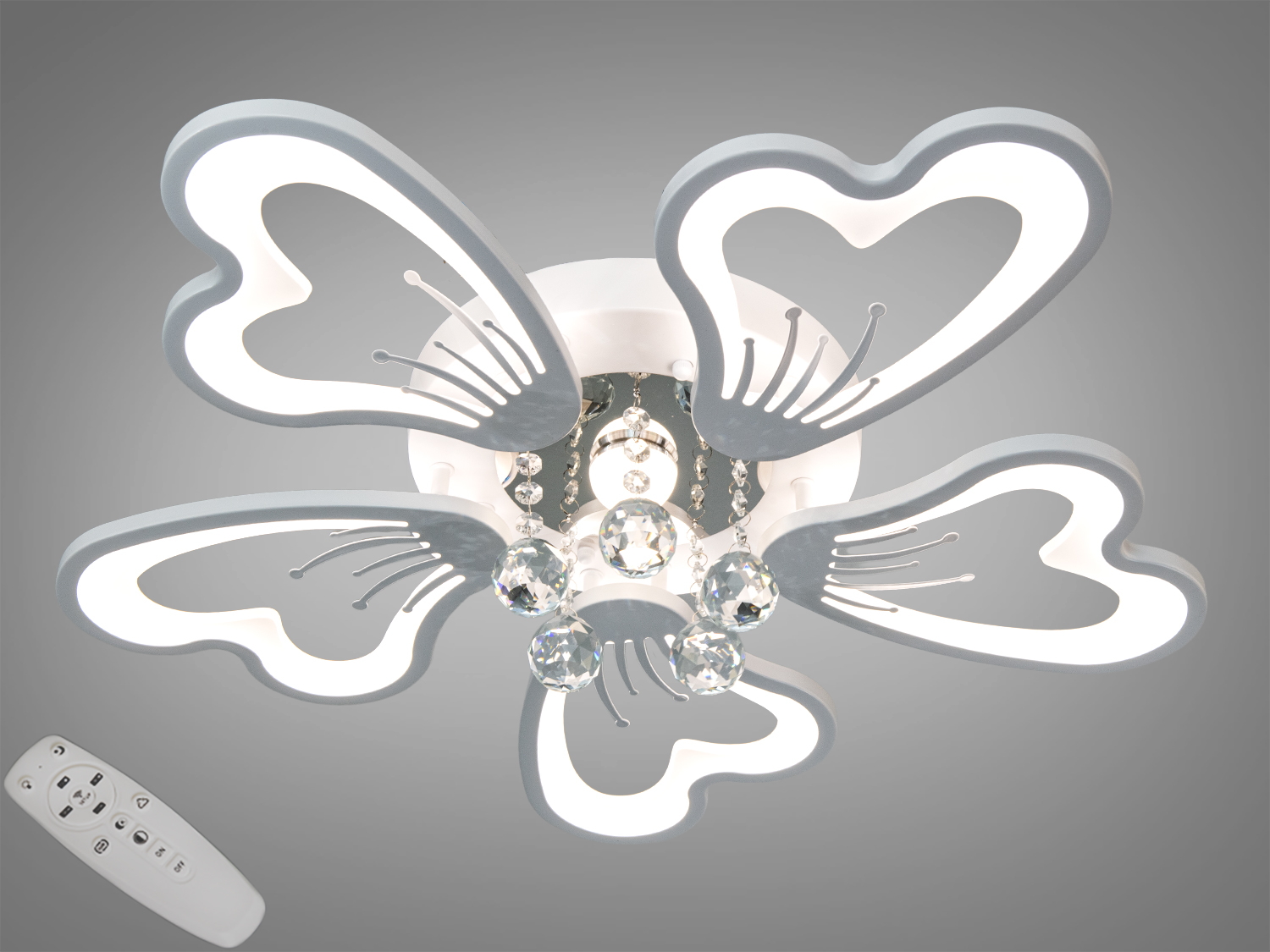 Біла стельова LED люстра 75 Вт з 5 пелюстками, димером і пультом. Акрилові підвіси по центру, м’яке світло для кімнат близько 13 м², низький профіль.