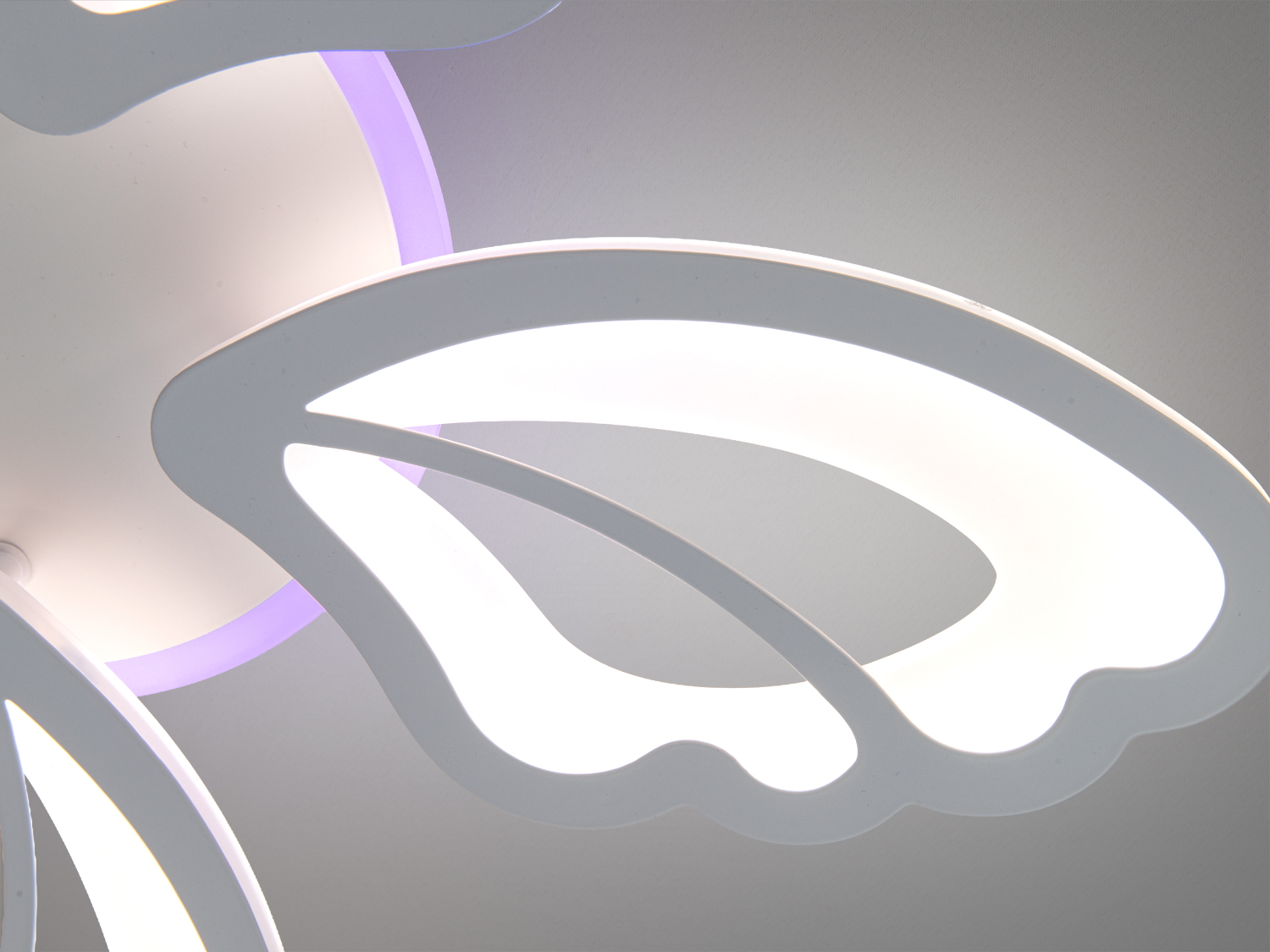 Стельова LED люстра квітка біла 80Вт пульт