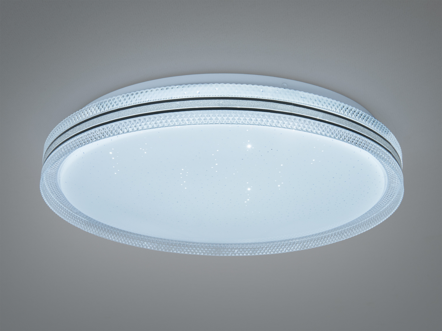 Кругла LED стельова люстра 46 Вт для кімнат до 8 м² з білим плафоном і чорною вставкою. М’яке освітлення, керування настінним вимикачем.