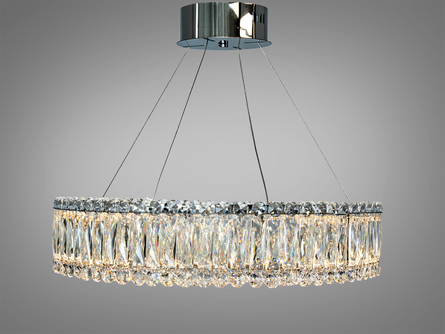 Кругла кришталева люстра з металевим кріпленням. Ідеальна для сучасного інтер′єру.