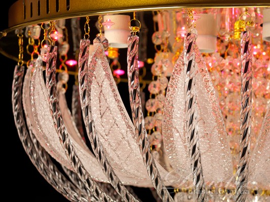 Стельова люстра з ПДУ, радіо і MP3 плеєром