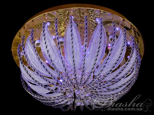 Витончена люстра для квартир з невисокою стелею