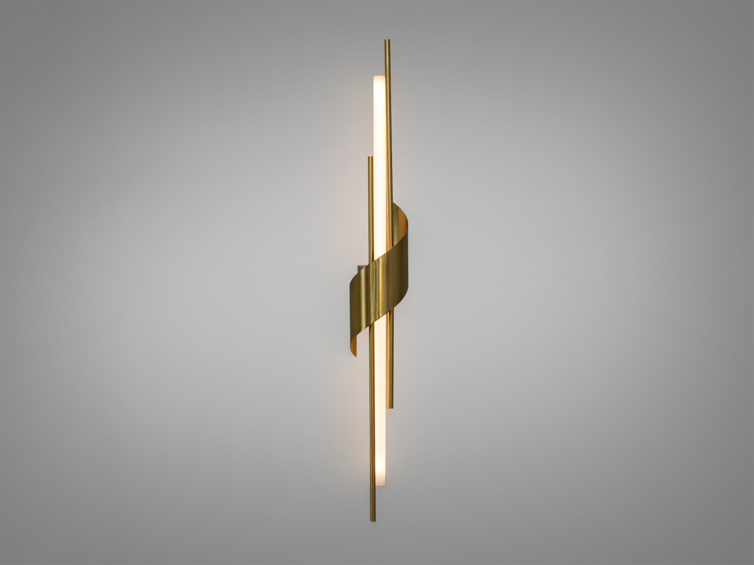 Настінне LED бра Diasha, бронза, 10 Вт. Вертикальний профіль для м’якого акцентного світла у вітальні, коридорі чи спальні в стилі мінімалізм.