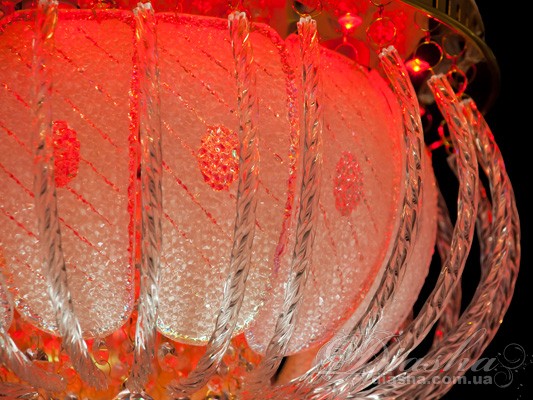 Недорогая потолочная люстра