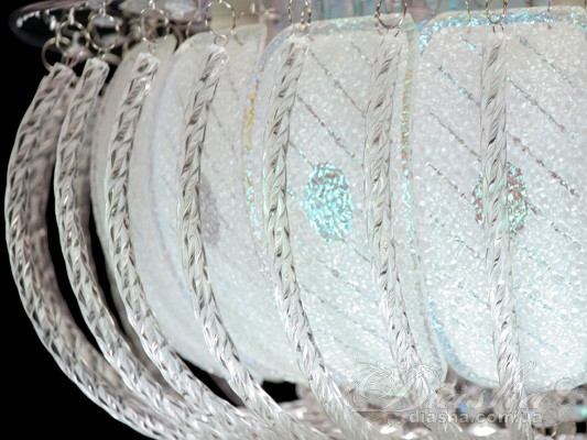 Потолочная люстра с пультом управления