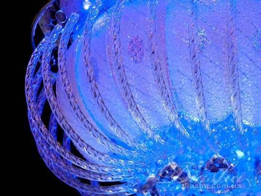 Потолочная люстра с пультом управления