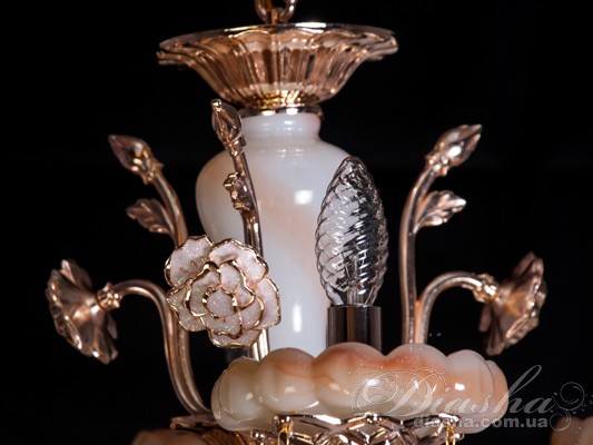 Елегантна кришталева люстра